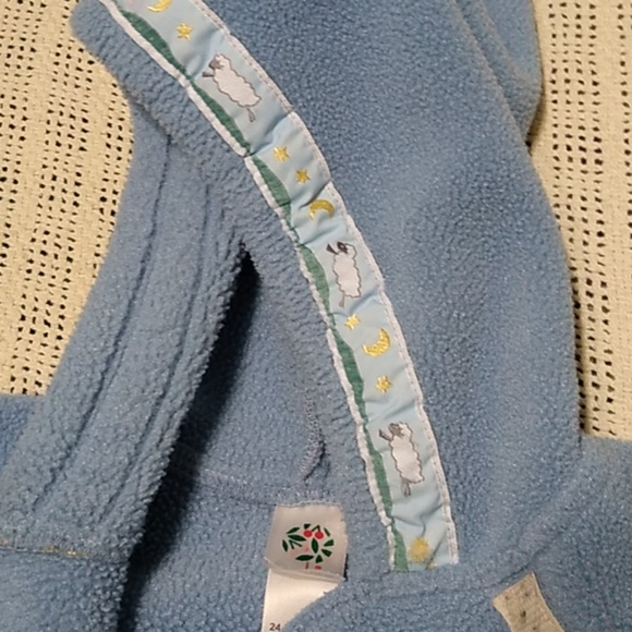 Adorable cherry tree hooded sweater - Picture 3 of 7